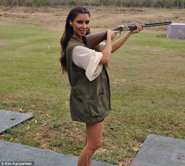 kim-kardashian-skeet-shooting kim-kardashian-skeet-shooting